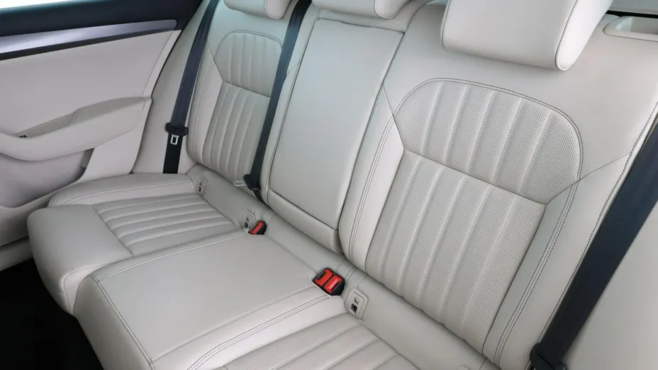 SKODA Superb -