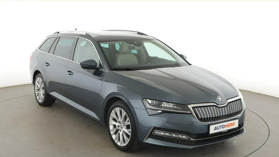 SKODA Superb -