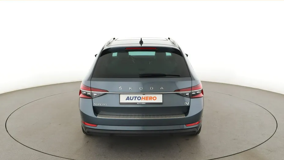 SKODA Superb -