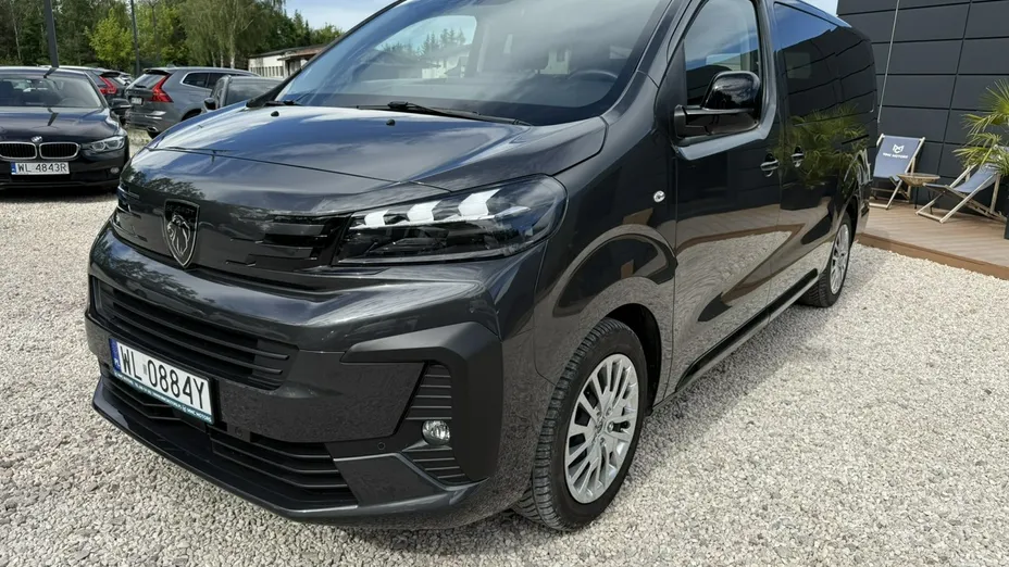 PEUGEOT Traveller -
