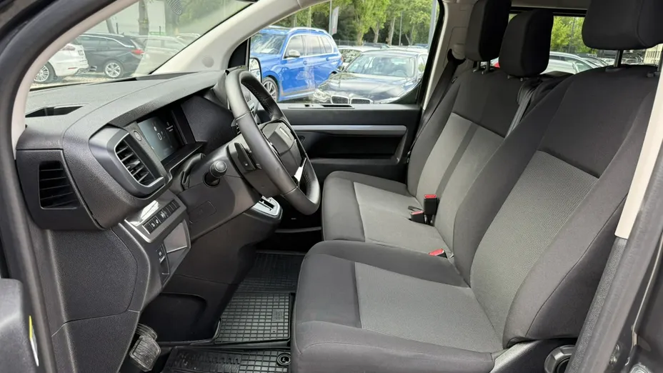 PEUGEOT Traveller -