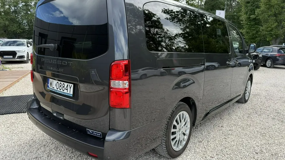 PEUGEOT Traveller -