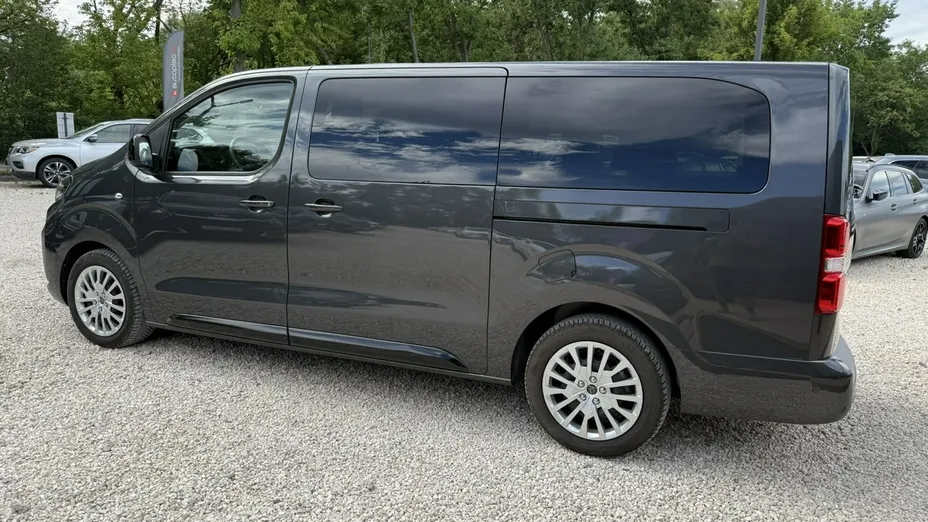 PEUGEOT Traveller -