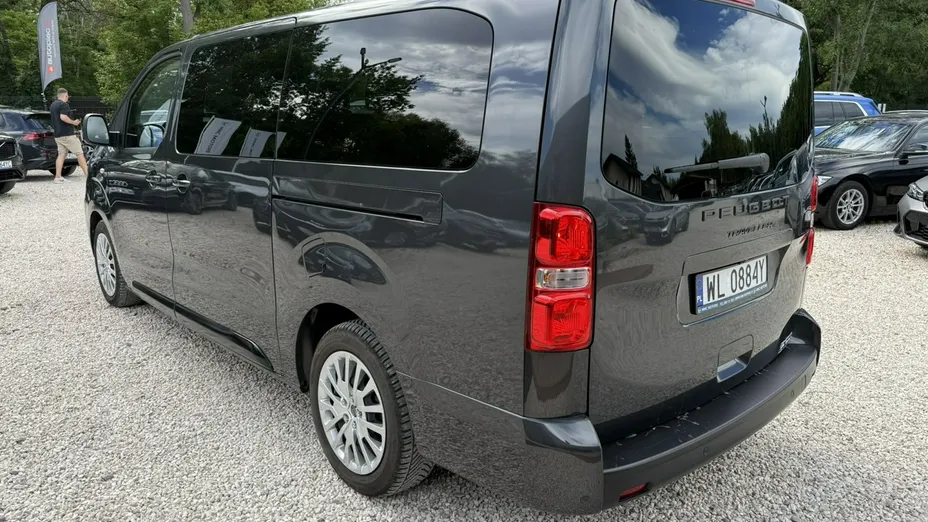 PEUGEOT Traveller -