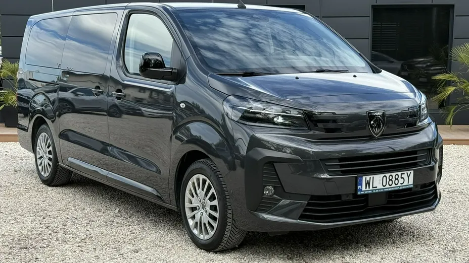 PEUGEOT Traveller -