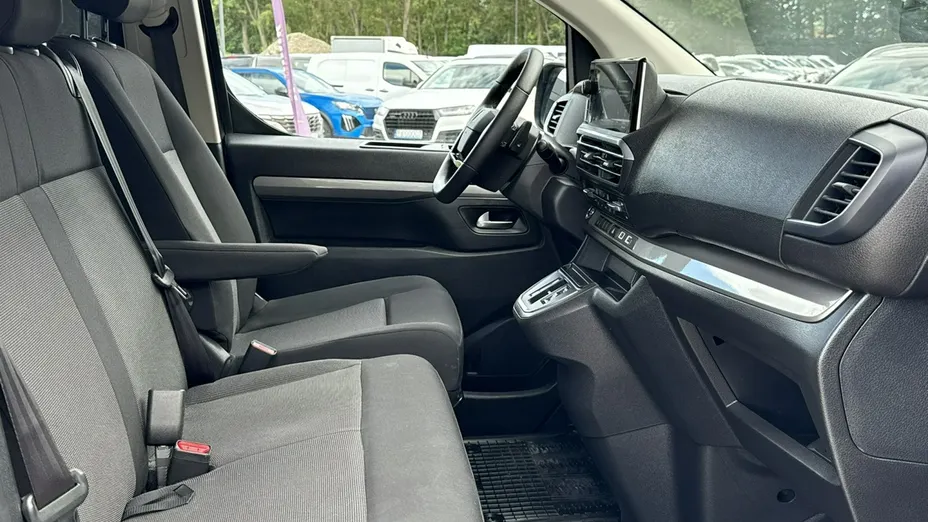 PEUGEOT Traveller -