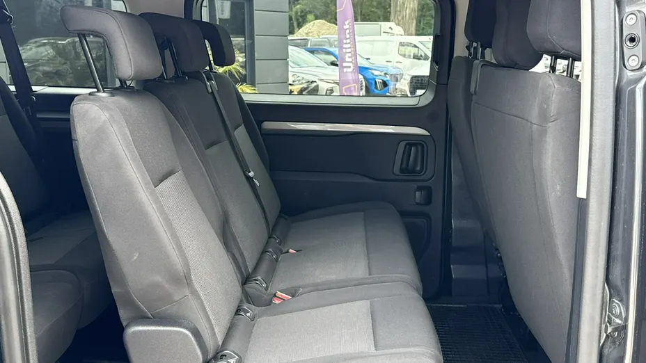 PEUGEOT Traveller -
