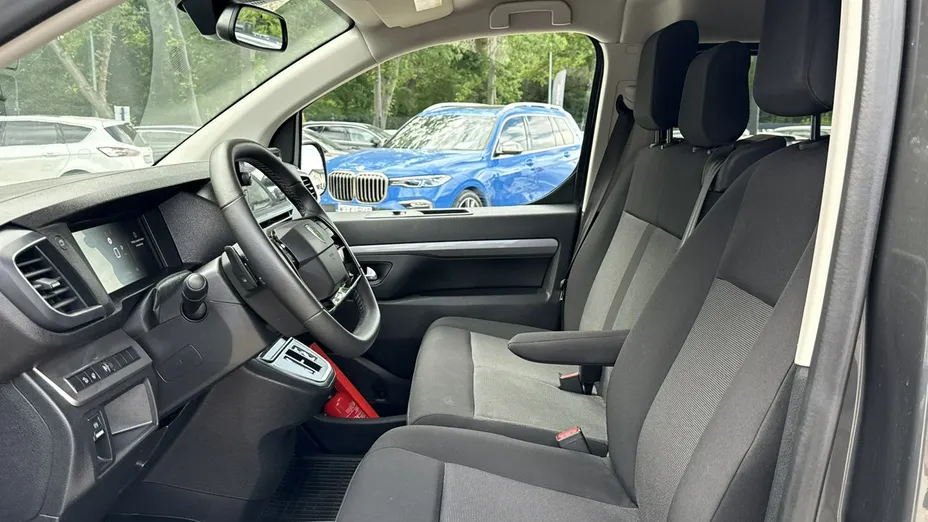 PEUGEOT Traveller -
