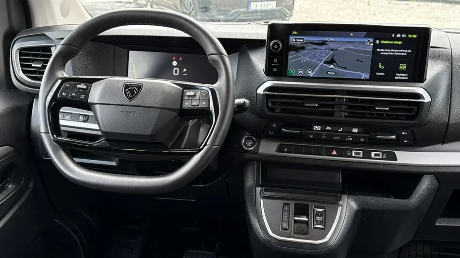 PEUGEOT Traveller -