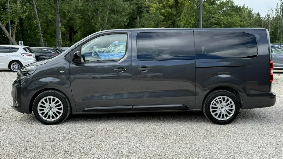 PEUGEOT Traveller -
