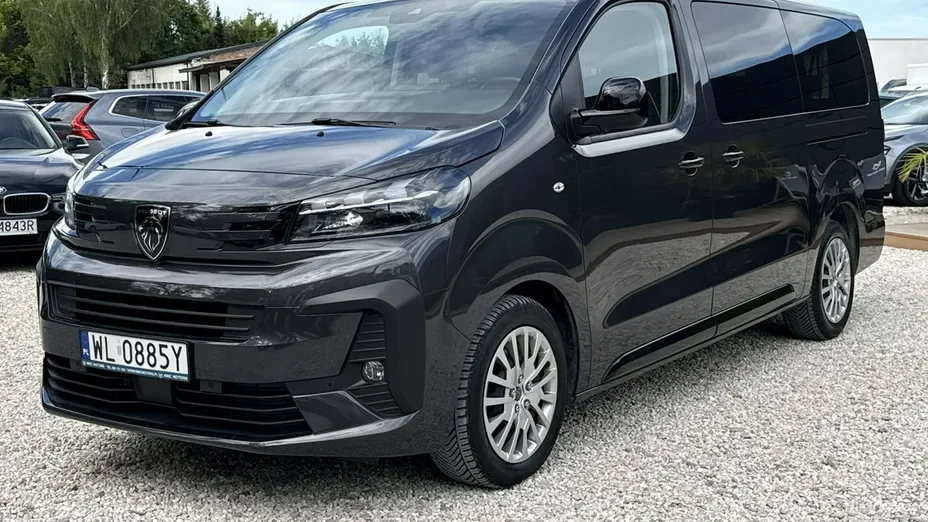 PEUGEOT Traveller -