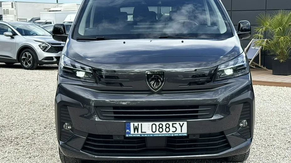 PEUGEOT Traveller -