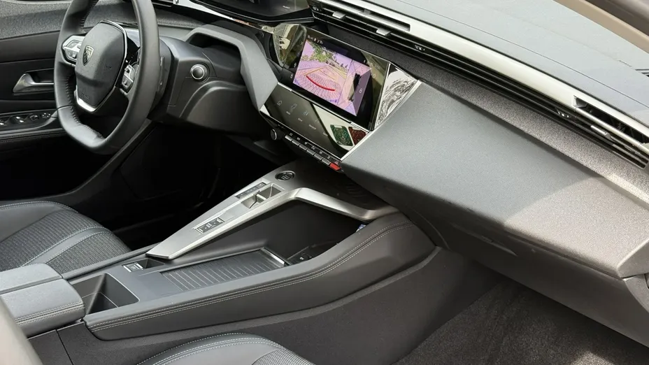 PEUGEOT 308 -
