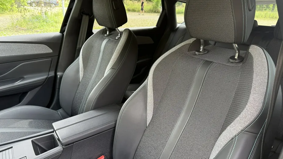 PEUGEOT 308 -