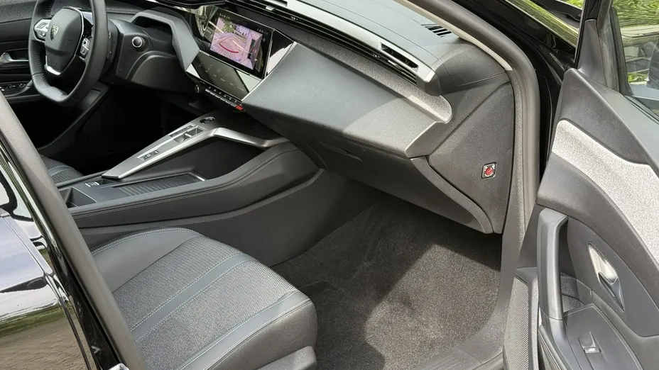 PEUGEOT 308 -