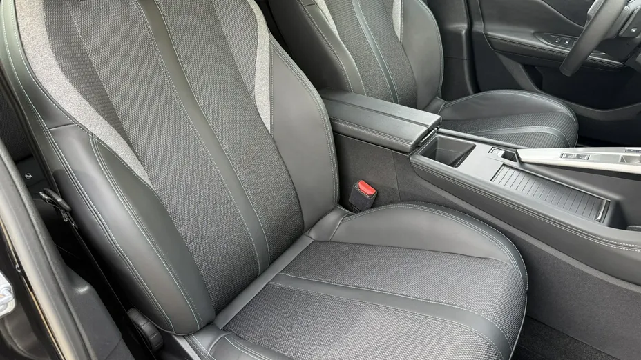 PEUGEOT 308 -
