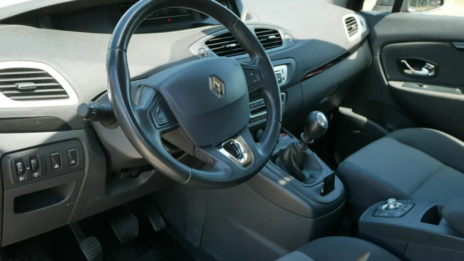 RENAULT Scenic -