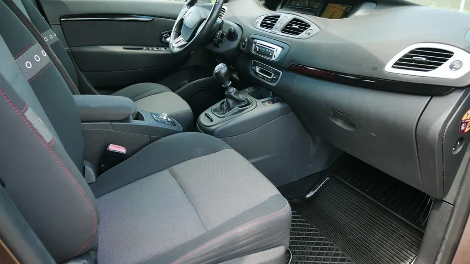 RENAULT Scenic -