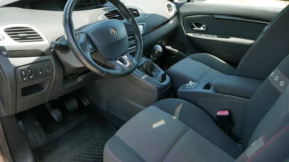 RENAULT Scenic -