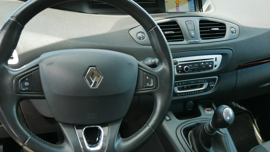RENAULT Scenic -