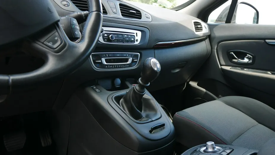 RENAULT Scenic -