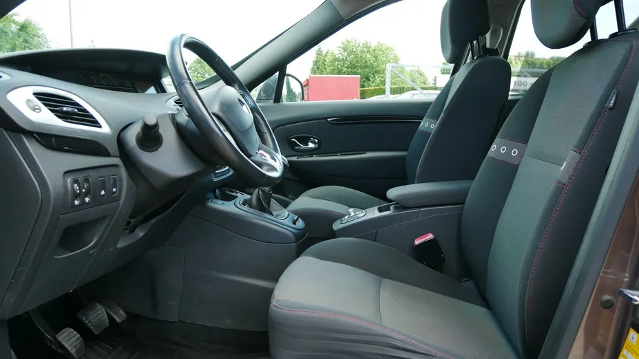 RENAULT Scenic -