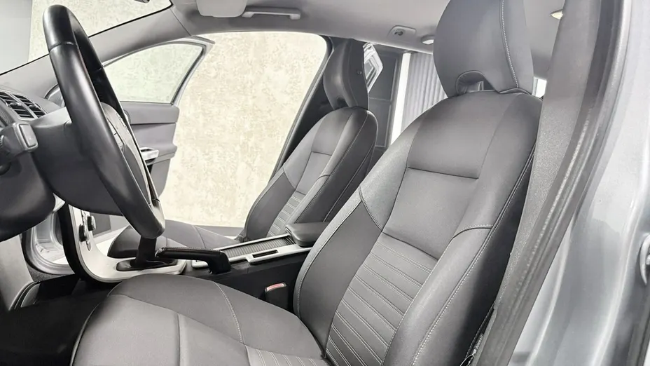 VOLVO V50 -