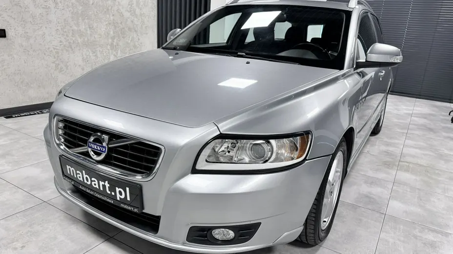 VOLVO V50 -