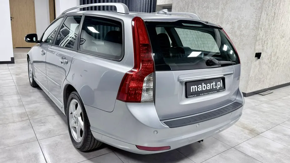 VOLVO V50 -