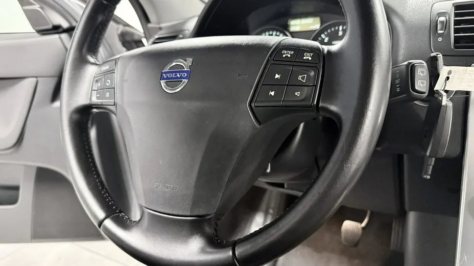 VOLVO V50 -