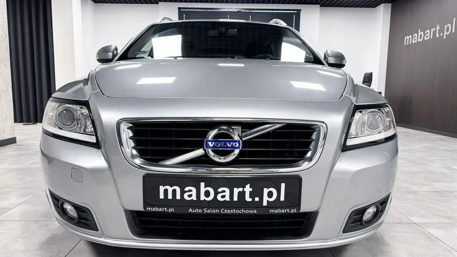 VOLVO V50 -