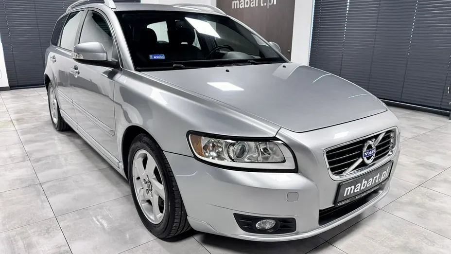 VOLVO V50 -