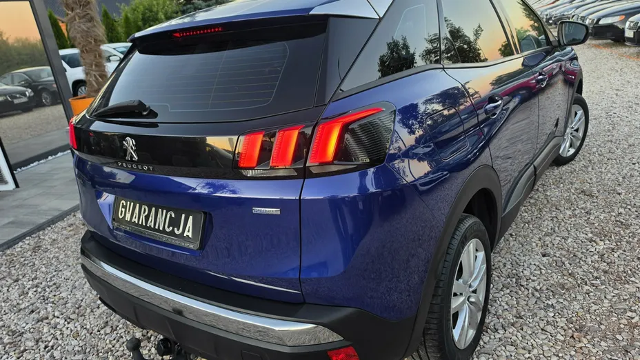 PEUGEOT 3008 -