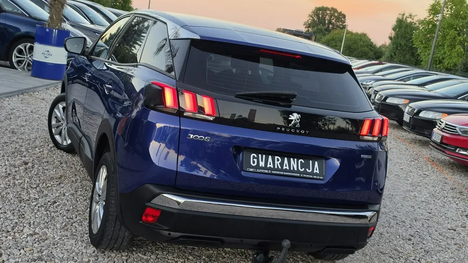 PEUGEOT 3008 -