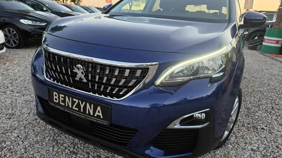 PEUGEOT 3008 -