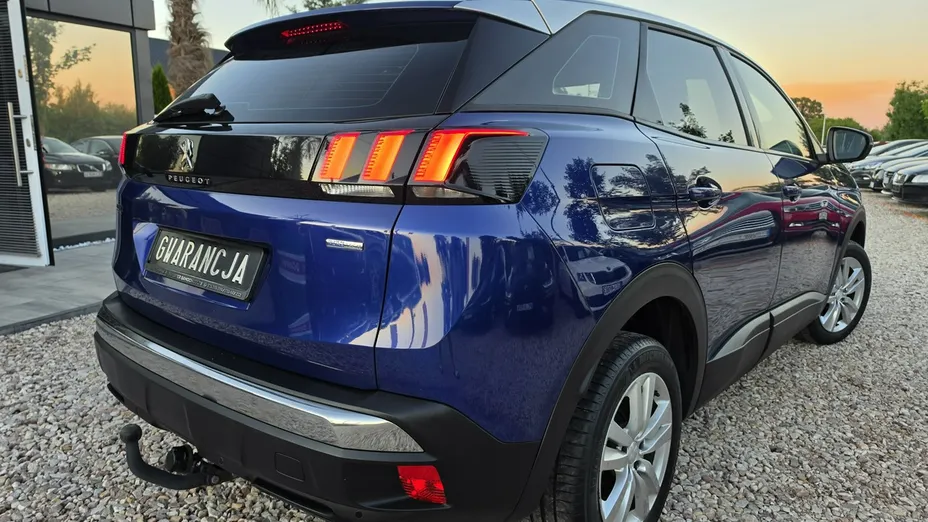 PEUGEOT 3008 -