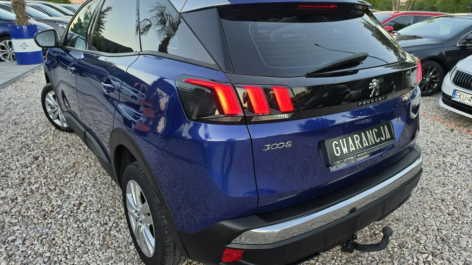 PEUGEOT 3008 -