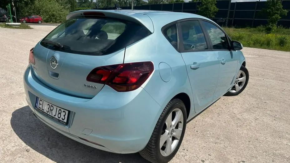 OPEL Astra -