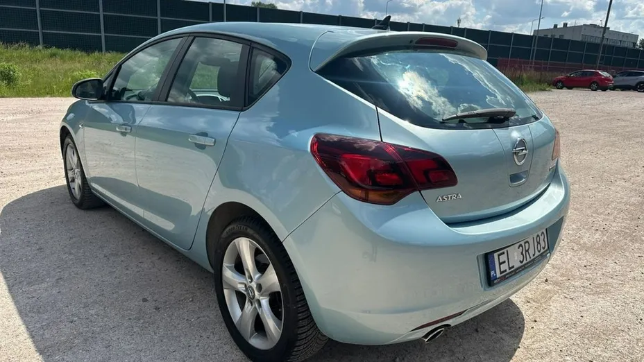 OPEL Astra -
