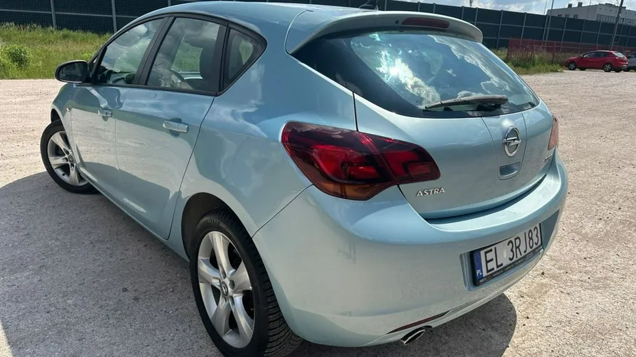 OPEL Astra -