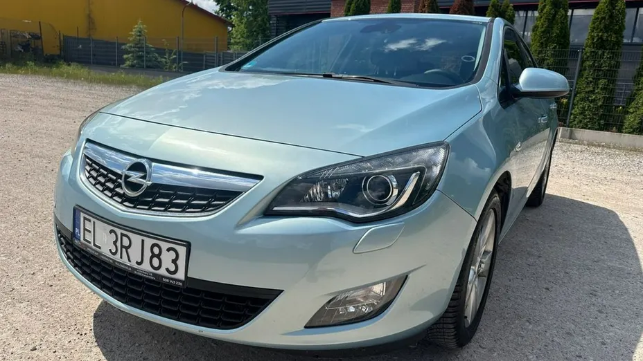 OPEL Astra -