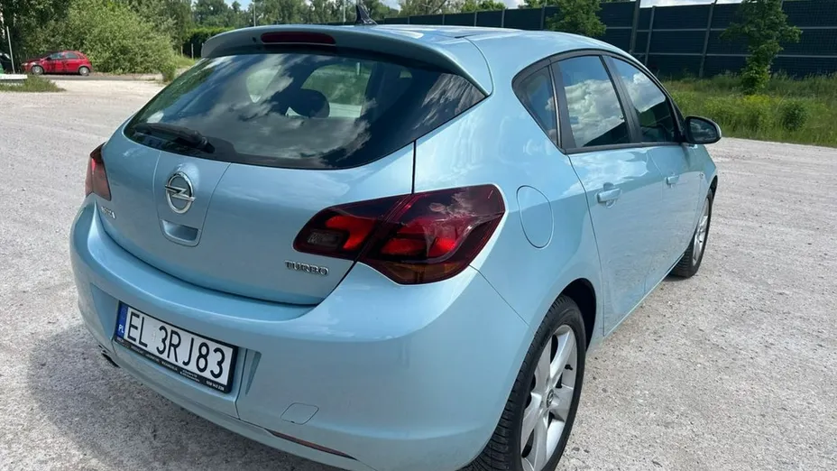 OPEL Astra -