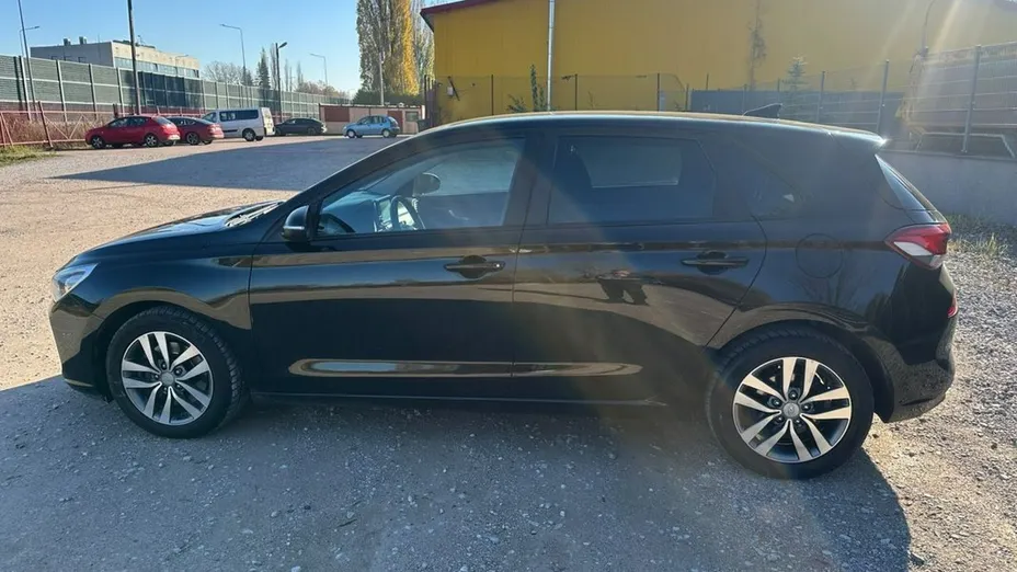 HYUNDAI i30 -