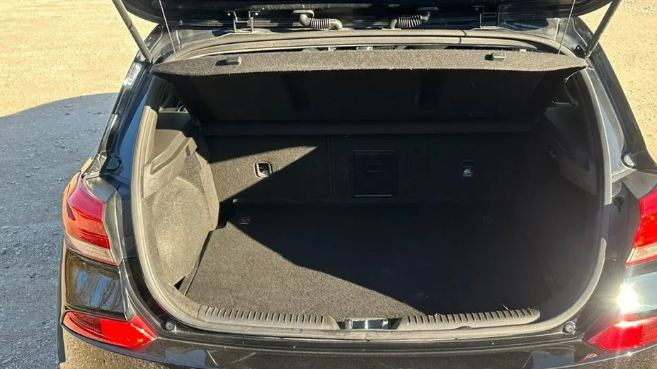 HYUNDAI i30 -