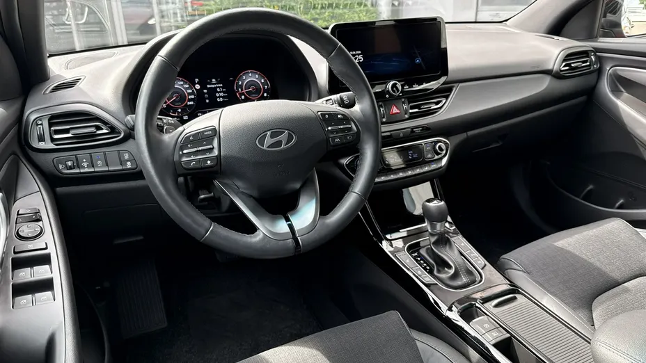 HYUNDAI i30 -