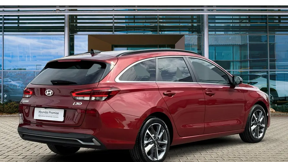 HYUNDAI i30 -
