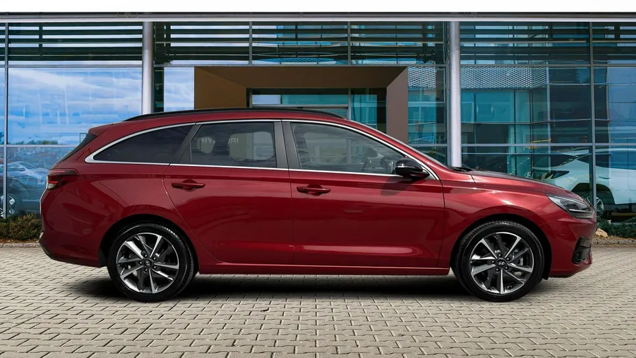 HYUNDAI i30 -