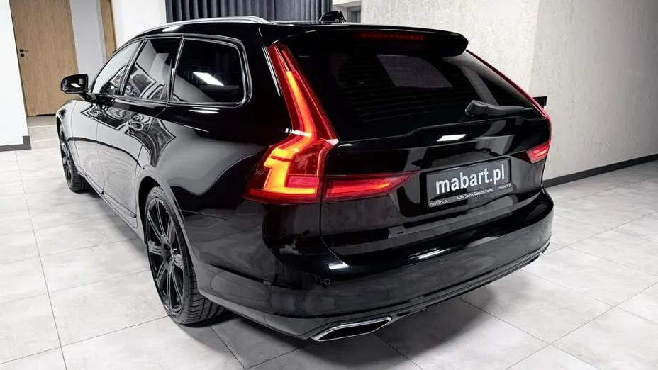 VOLVO V90 -