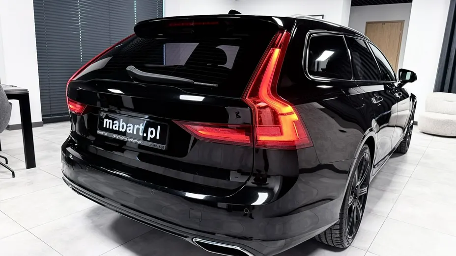 VOLVO V90 -