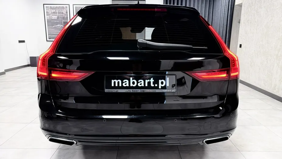 VOLVO V90 -
